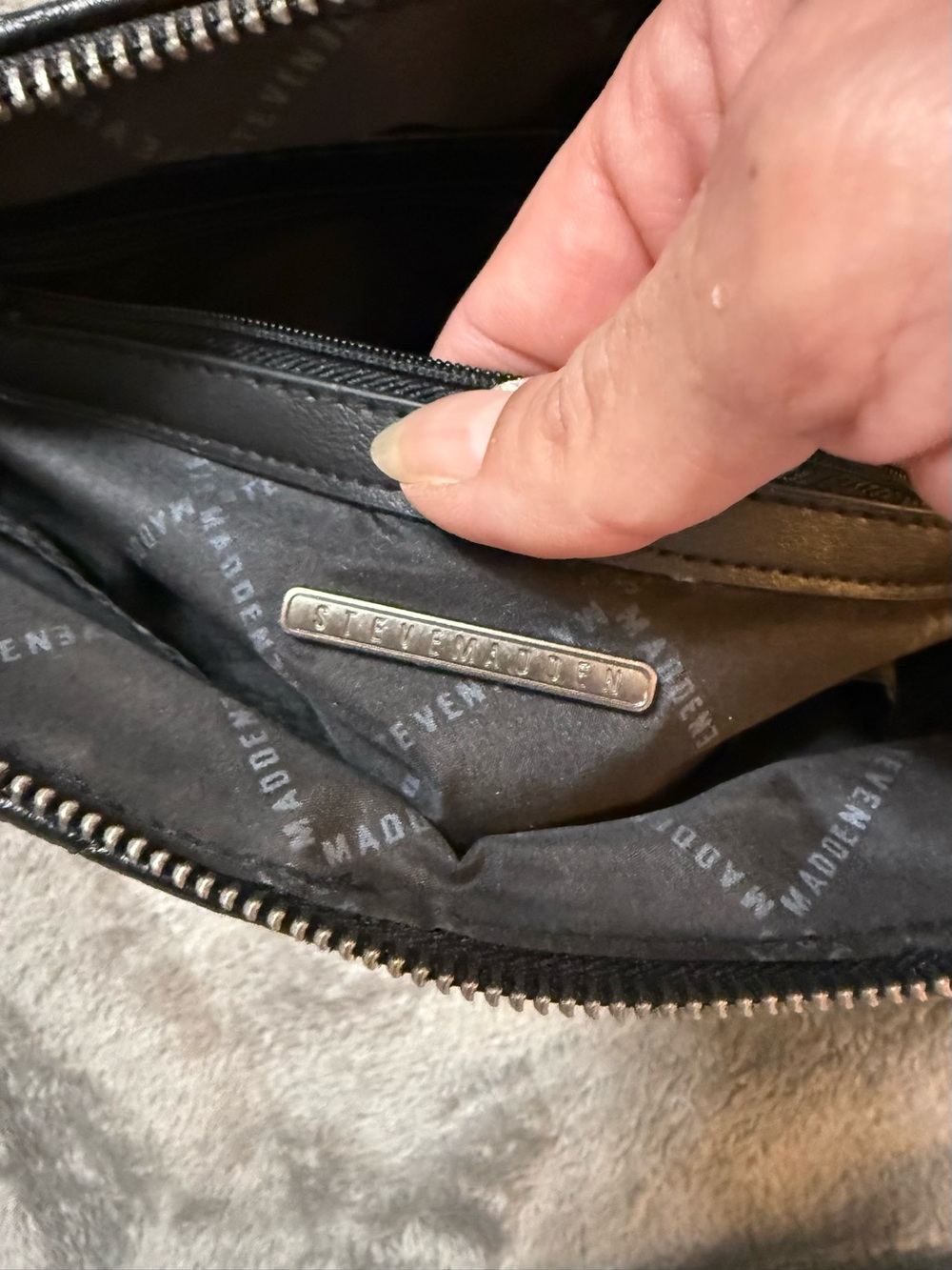 Steve Madden Black Quilted Crossbody with Chain Accent - Picture 5 of 7